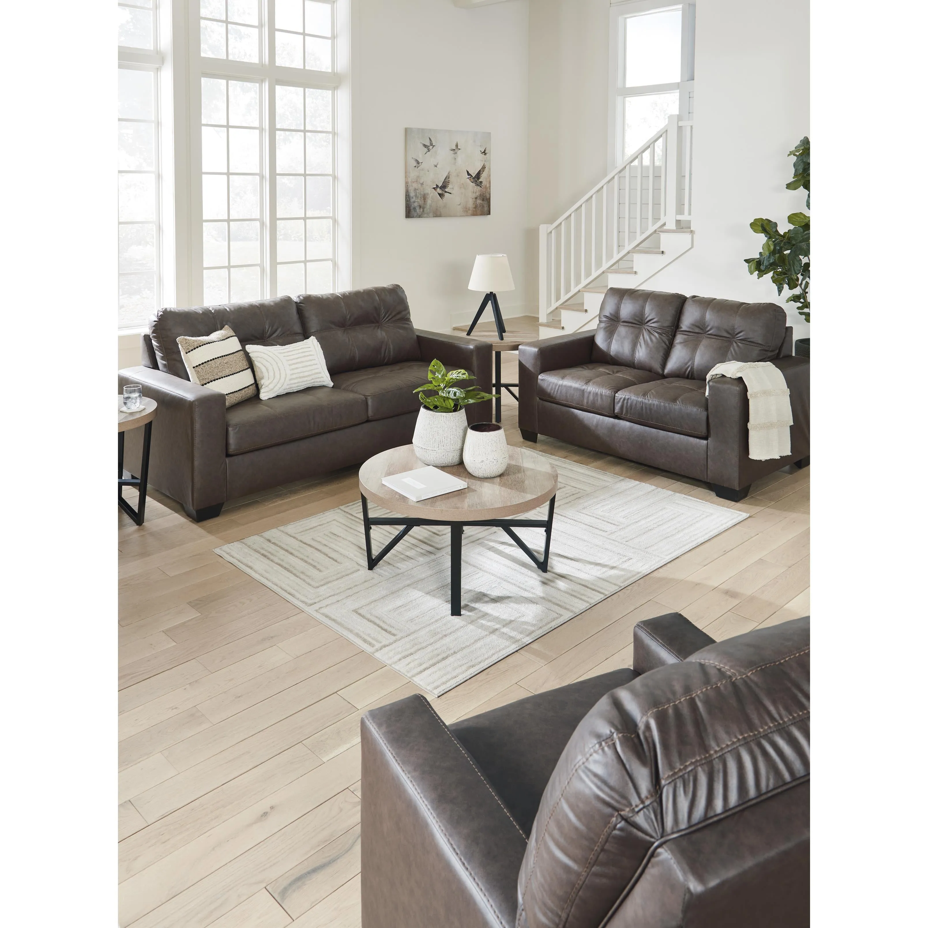 Benchcraft Barlin Mills Leather Look Queen Sofabed 1700339
