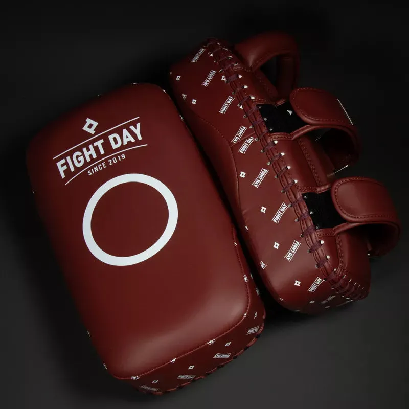 FIGHT DAY FKP4 MUAY THAI BOXING MMA KICK PADS LIGHT WEIGHT PAIR 33 x 21 x 8.5 cm Red