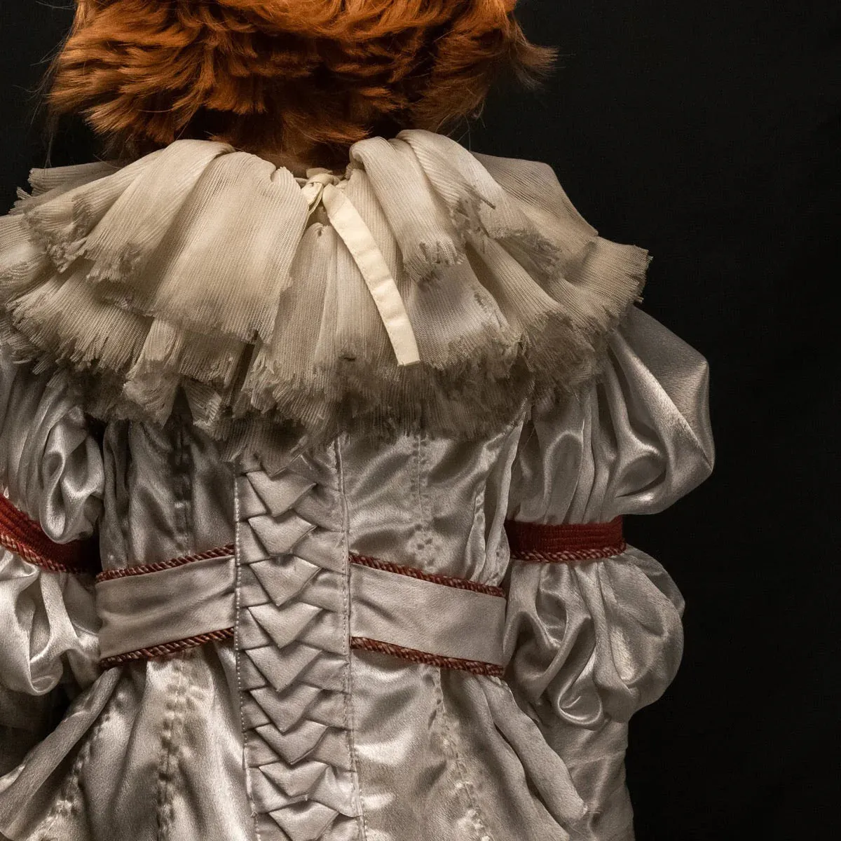 IT - PENNYWISE PREMIUM SCALE DOLL