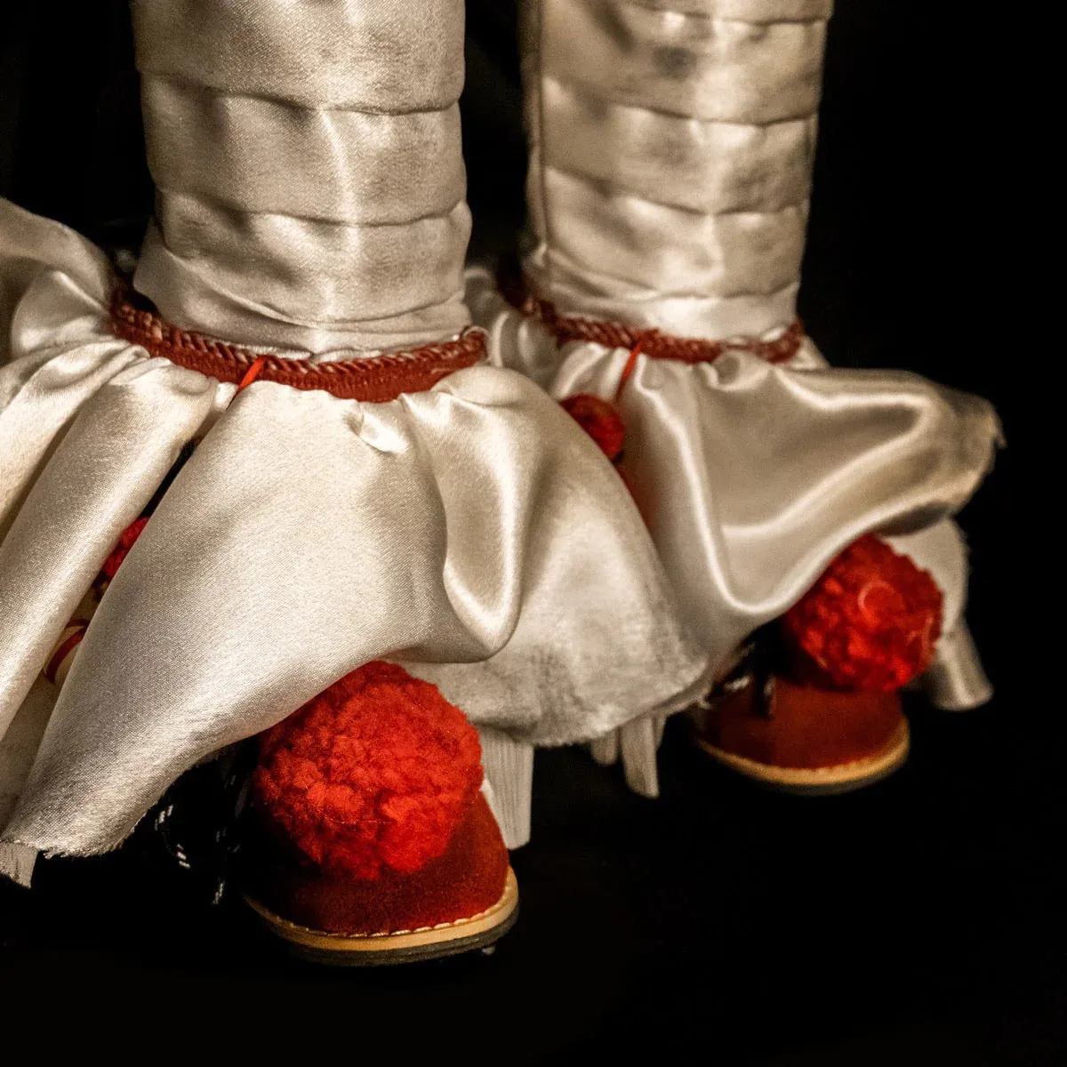 IT - PENNYWISE PREMIUM SCALE DOLL