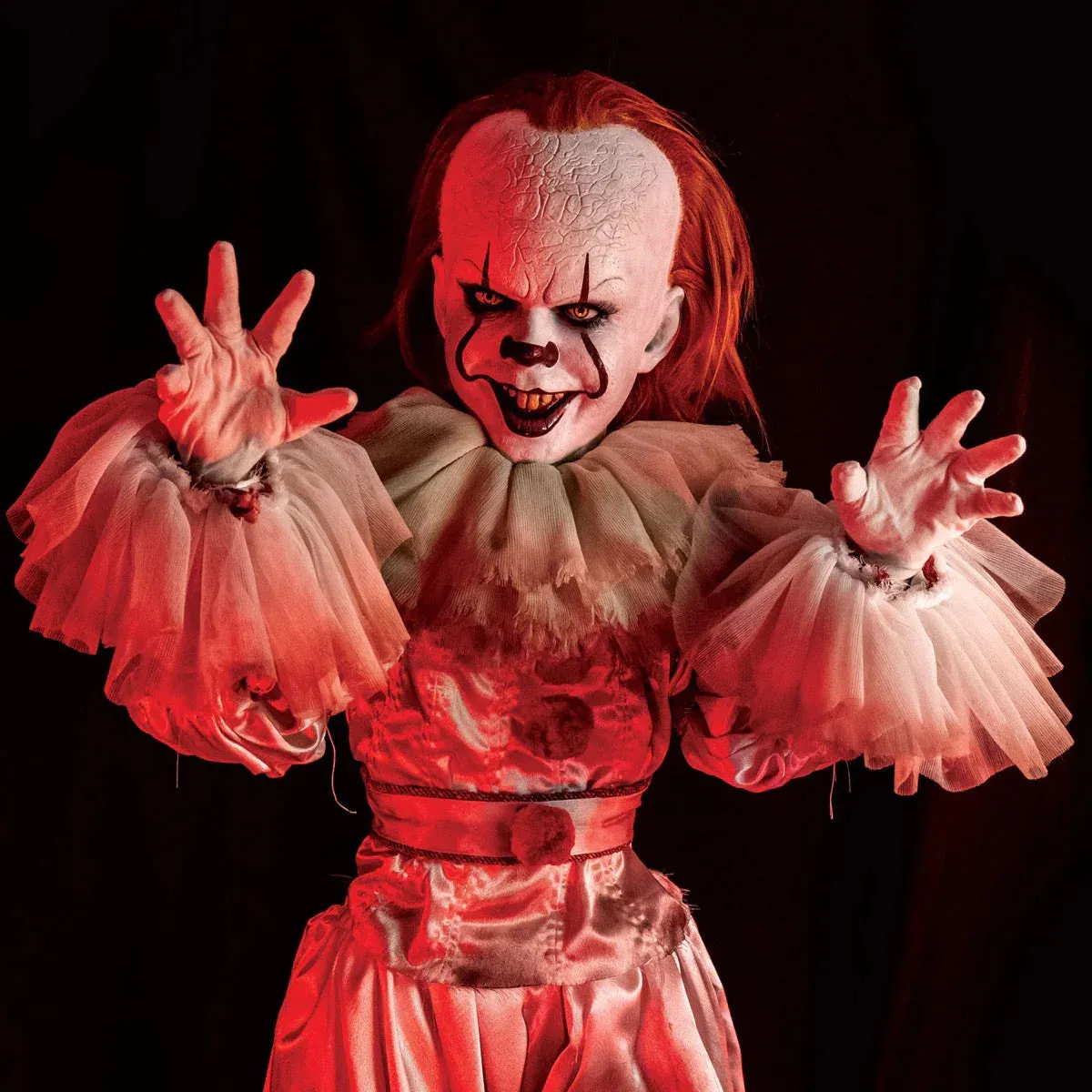 IT - PENNYWISE PREMIUM SCALE DOLL