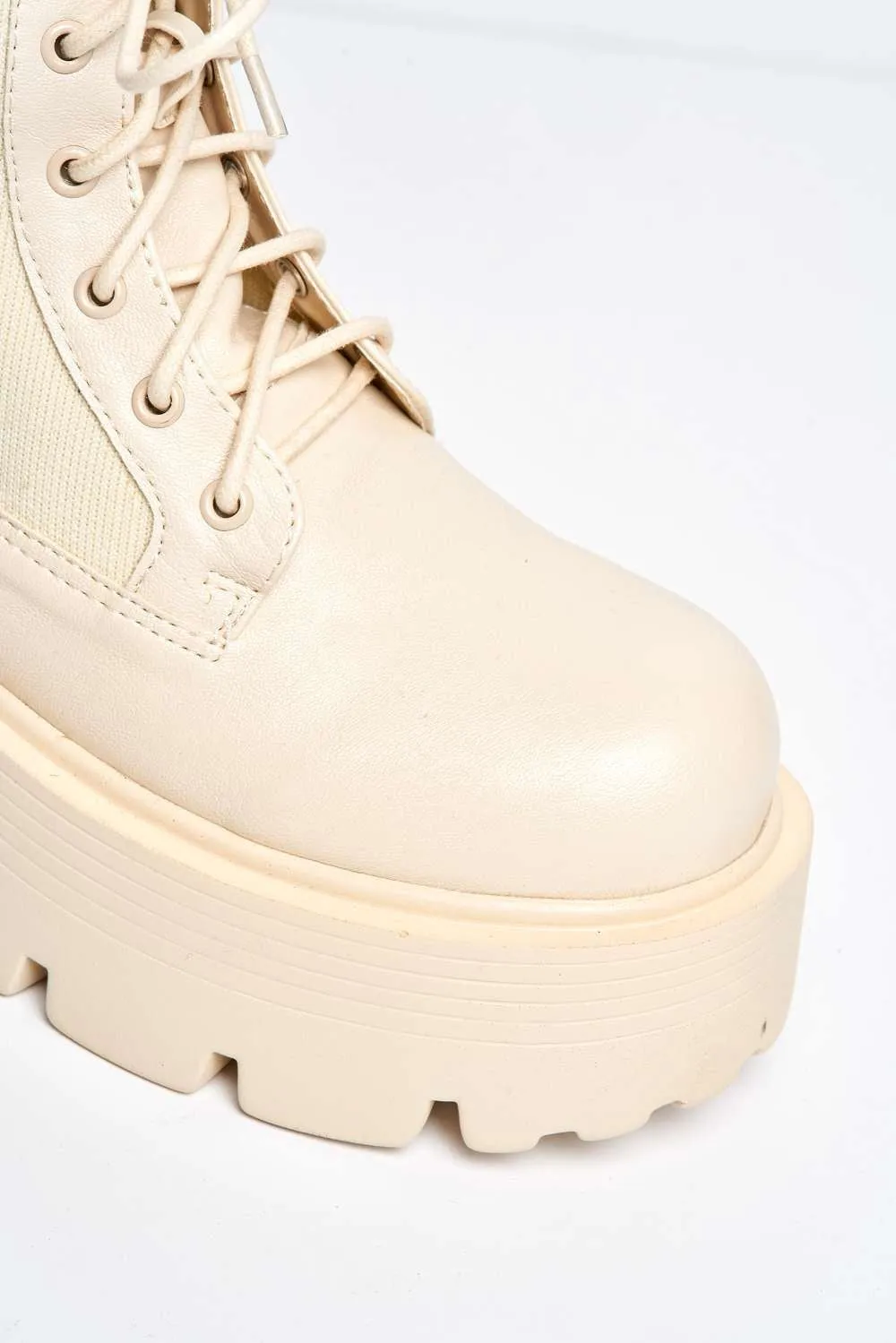 Leora Chunky Flatform Boots in Cream