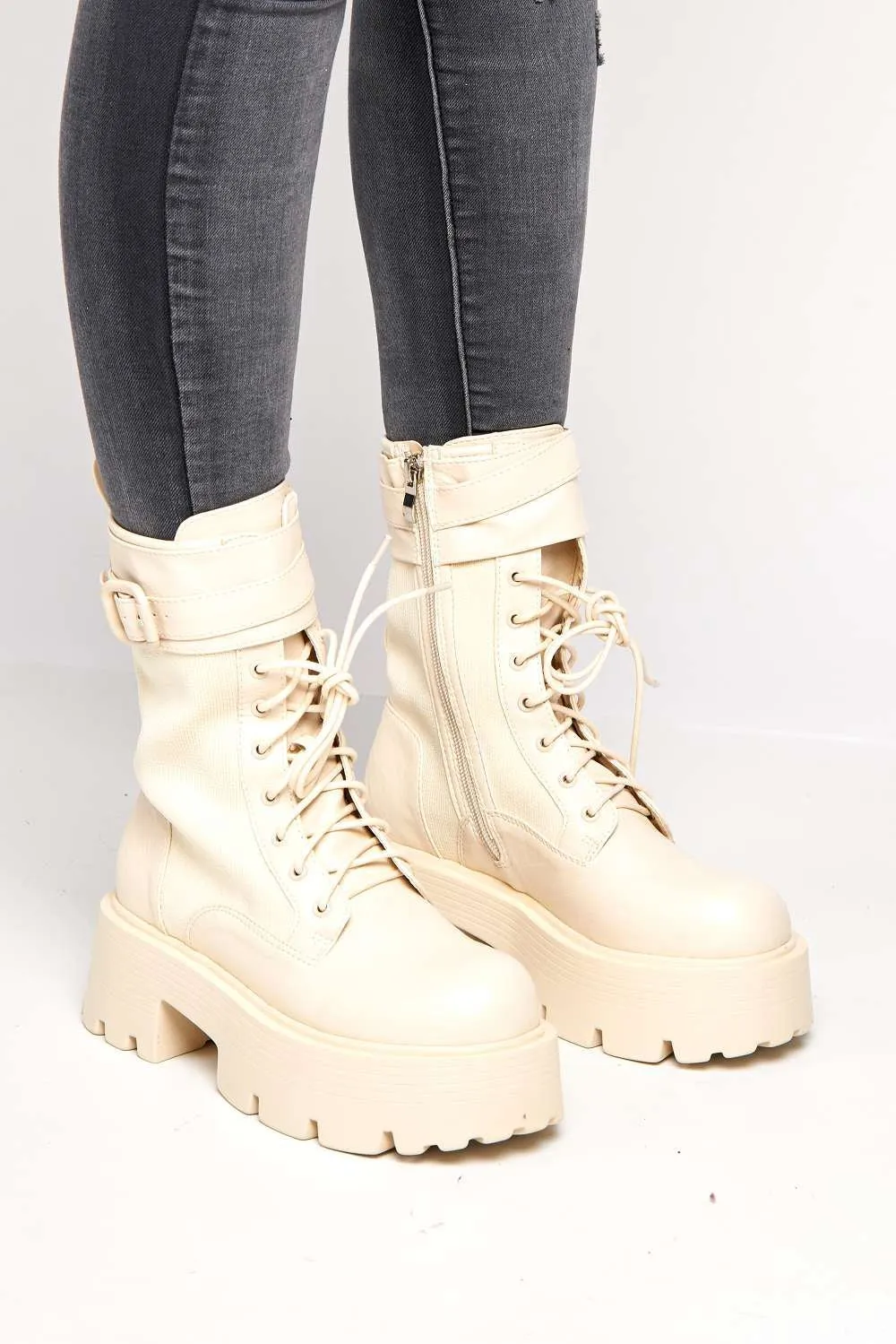 Leora Chunky Flatform Boots in Cream