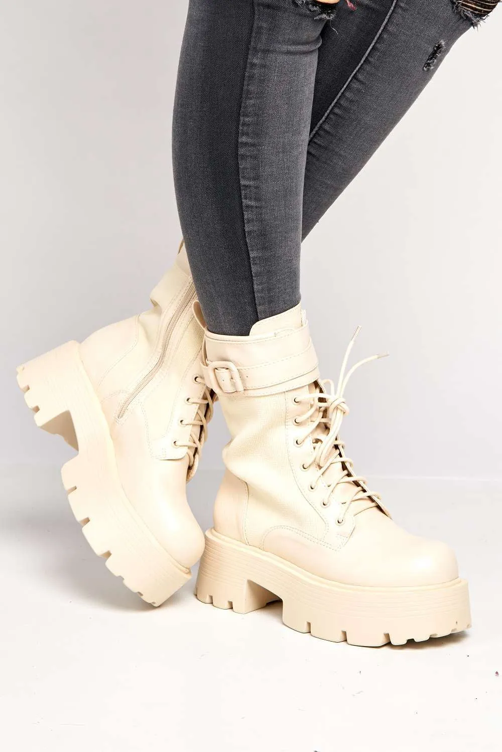 Leora Chunky Flatform Boots in Cream