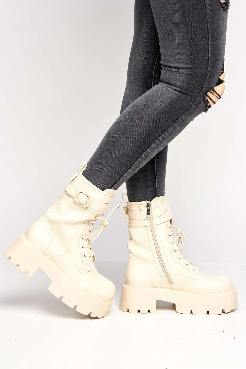 Leora Chunky Flatform Boots in Cream
