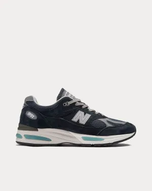 MADE in UK 991v2 Dark Navy / Smoked Pearl / Silver Low Top Sneakers