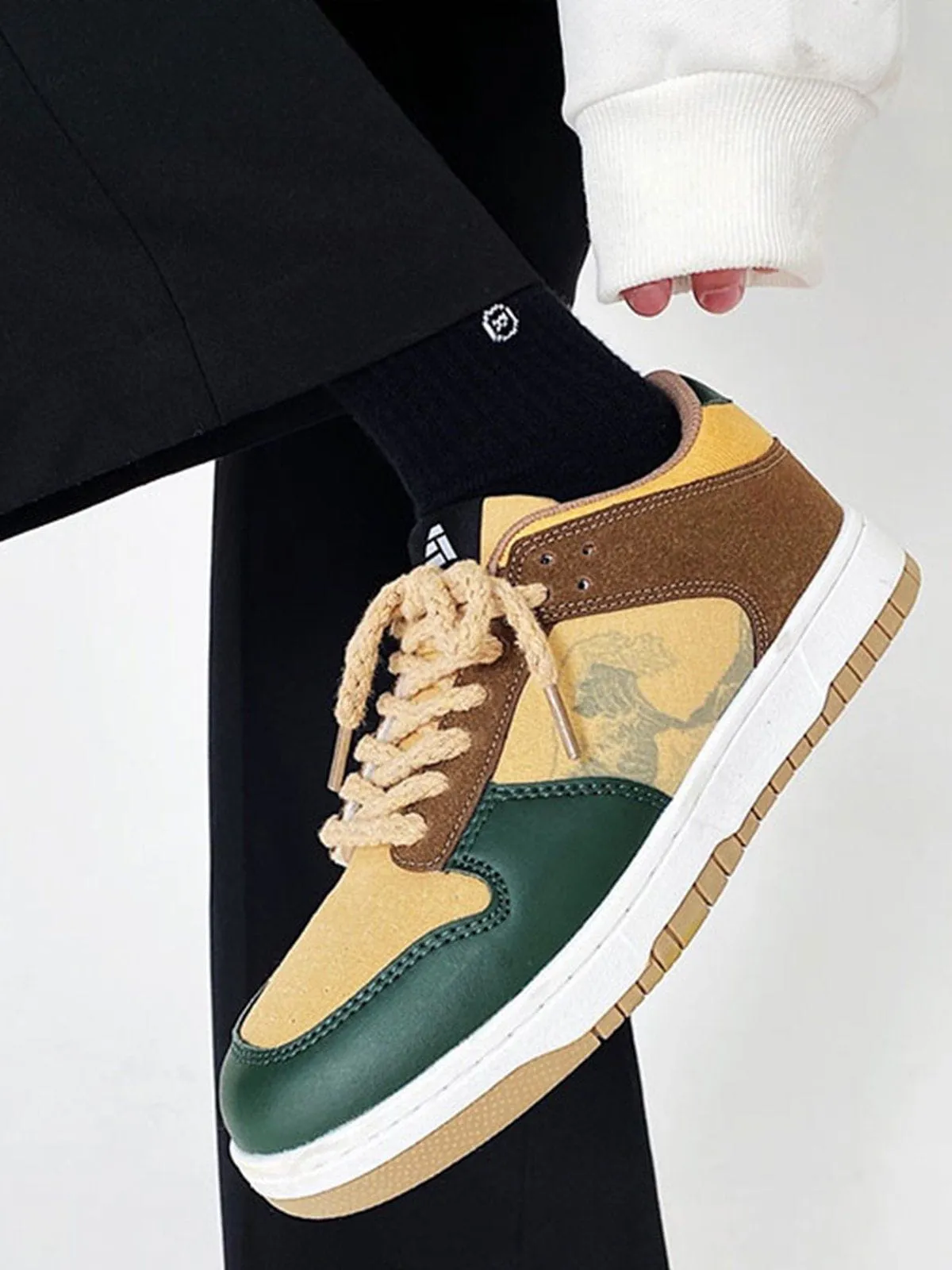Niceprimes Vintage Wave Print Skate Shoes