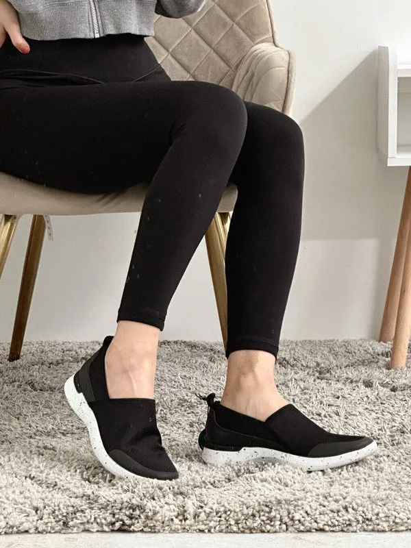 Rockport Women's Truflex Fly Washable Knit Slip-On Black Knit Washable CI4959